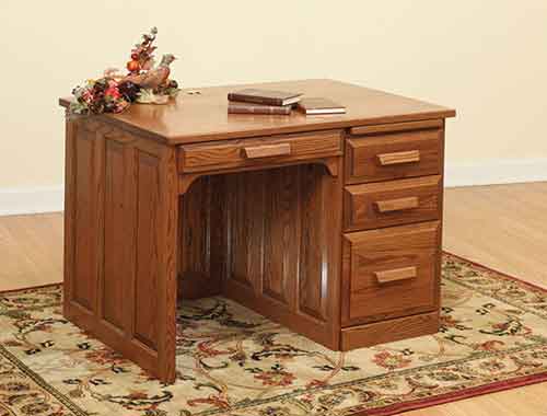 Tradtional Flat Top Desk - Click Image to Close